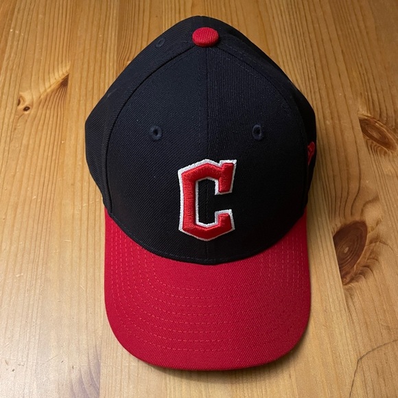 Youth New Era Navy Cleveland Guardians Authentic Collection On-Field Home Hat - Picture 9 of 9
